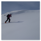 Sonne und Pulverschnee auf der Skitour Tinnisflue